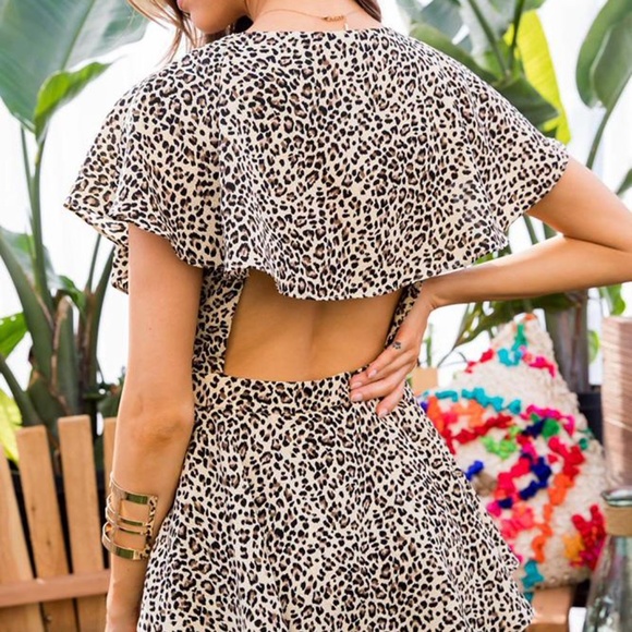 Boho Tan leopard print Open Back Ruffle Belted Romper V neck - Picture 4 of 5